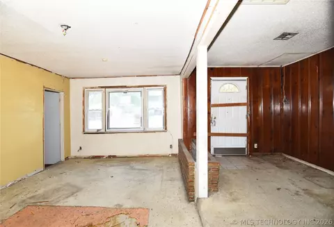 Living - 5904 E 7th St, Tulsa, OK 74112 photo 3 of 4