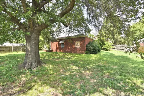 Exterior - 5904 E 7th St, Tulsa, OK 74112 photo 5 of 5