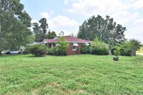 Exterior - 5904 E 7th St, Tulsa, OK 74112 photo 2 of 5