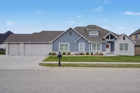 18977 E Ridgeline Rd, Catoosa, OK 74015