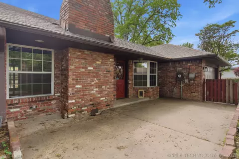 Exterior - 2905 E 78th St, Tulsa, OK 74136 photo 4 of 5