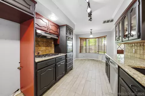 Kitchen - 2905 E 78th St, Tulsa, OK 74136 photo 3 of 6
