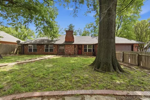 Exterior - 2905 E 78th St, Tulsa, OK 74136 photo 3 of 5