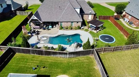 122 E 128th St S, Jenks, OK 74037