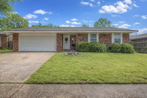 1725 S Pine Ave, Broken Arrow, OK 74012