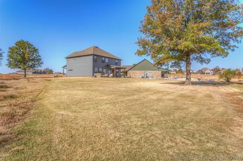 Exterior - 31185 E 65th Ct S, Broken Arrow, OK 74014 photo 7 of 14
