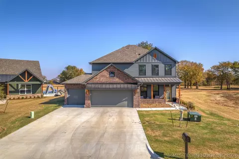 Exterior - 31185 E 65th Ct S, Broken Arrow, OK 74014 photo 11 of 14