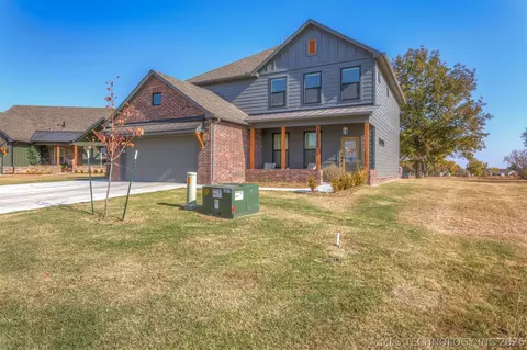 Exterior - 31185 E 65th Ct S, Broken Arrow, OK 74014 photo 13 of 14