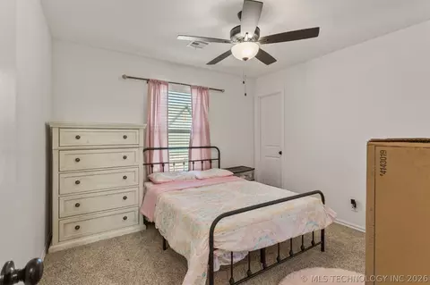 Bedroom - 31185 E 65th Ct S, Broken Arrow, OK 74014 photo 6 of 9