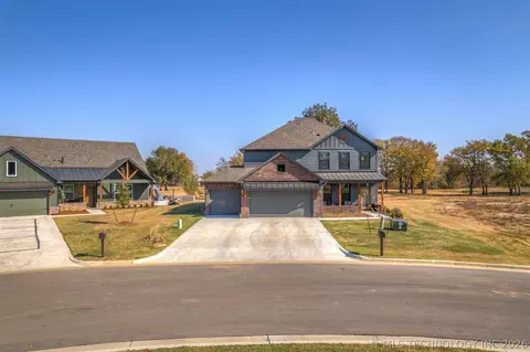 Exterior - 31185 E 65th Ct S, Broken Arrow, OK 74014 photo 8 of 14