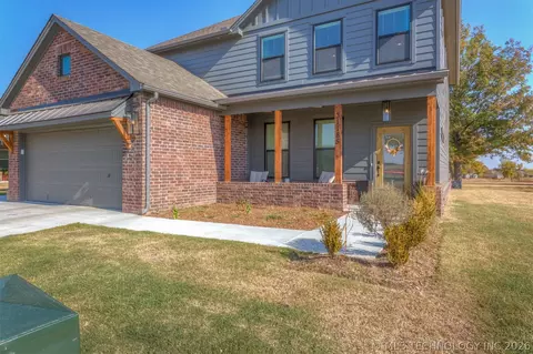 Exterior - 31185 E 65th Ct S, Broken Arrow, OK 74014 photo 12 of 14