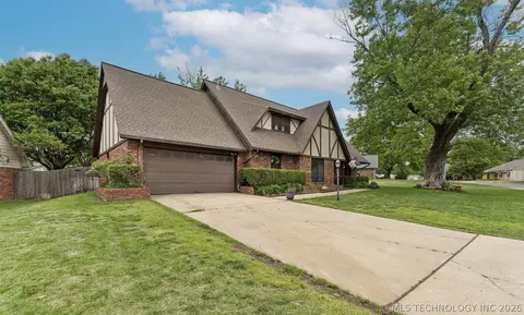 Exterior - 7317 E 68th Pl, Tulsa, OK 74133 photo 2 of 8