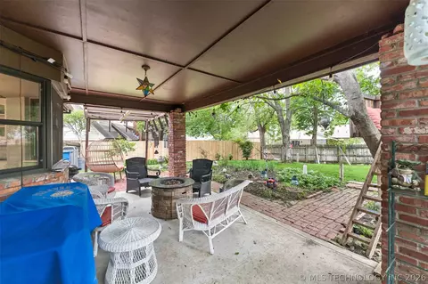 Exterior - 7317 E 68th Pl, Tulsa, OK 74133 photo 4 of 8