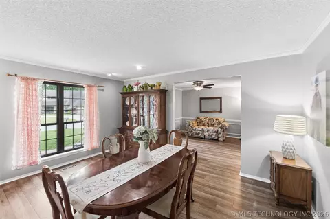 Dining - 7317 E 68th Pl, Tulsa, OK 74133 photo 3 of 3