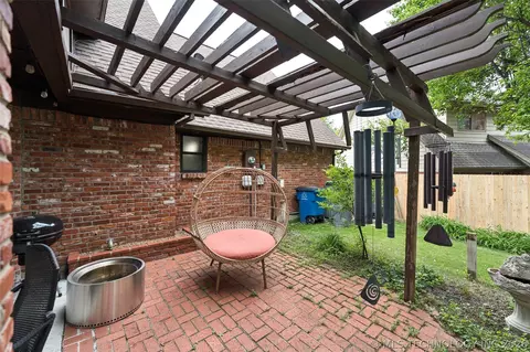 Exterior - 7317 E 68th Pl, Tulsa, OK 74133 photo 5 of 8