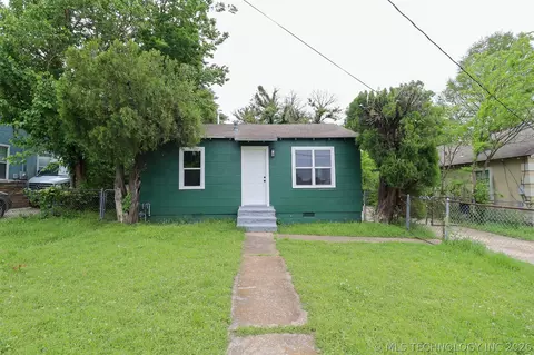 1008 E King Pl, Tulsa, OK 74106