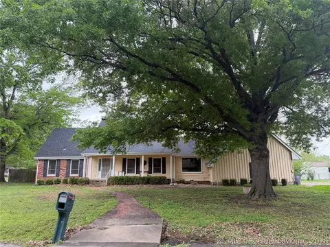 108 S Bettes Ave, Wagoner, OK 74467