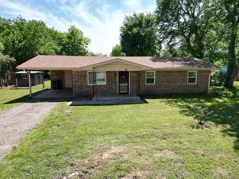 102 South St, Mannsville, OK 73447