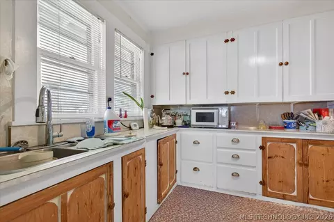 Kitchen - 906 E 9th St, Pawhuska, OK 74056 photo 2 of 2