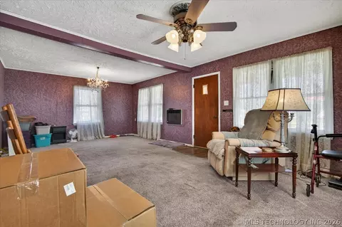 Living - 906 E 9th St, Pawhuska, OK 74056 photo 1 of 2