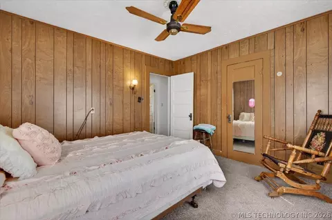 Bedroom - 906 E 9th St, Pawhuska, OK 74056 photo 2 of 2