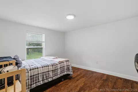 Bedroom - 112 Umsted St, Colbert, OK 74733 photo 2 of 4