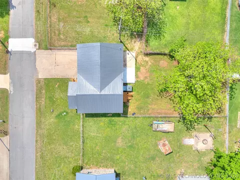 View/Area - 513 N J St, Eufaula, OK 74432 photo 3 of 10