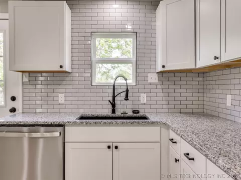 Kitchen - 513 N J St, Eufaula, OK 74432 photo 3 of 7