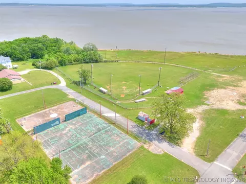 View/Area - 513 N J St, Eufaula, OK 74432 photo 9 of 10