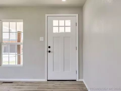 Entry Way - 513 N J St, Eufaula, OK 74432 photo 1 of 2