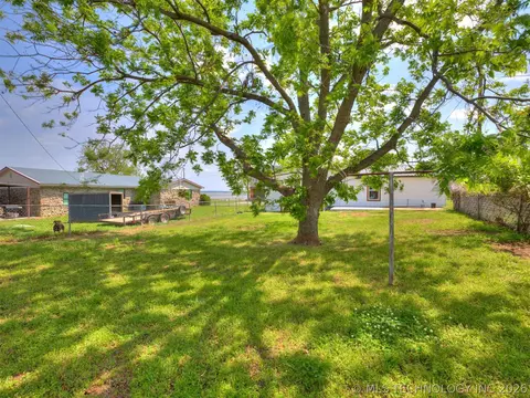 Exterior - 513 N J St, Eufaula, OK 74432 photo 6 of 13
