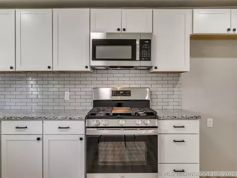 Kitchen - 513 N J St, Eufaula, OK 74432 photo 5 of 7