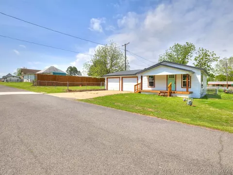 Exterior - 513 N J St, Eufaula, OK 74432 photo 11 of 13
