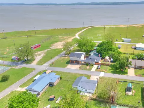 View/Area - 513 N J St, Eufaula, OK 74432 photo 1 of 10