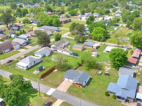View/Area - 513 N J St, Eufaula, OK 74432 photo 7 of 10