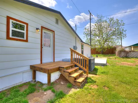Other - 513 N J St, Eufaula, OK 74432 photo 3 of 5