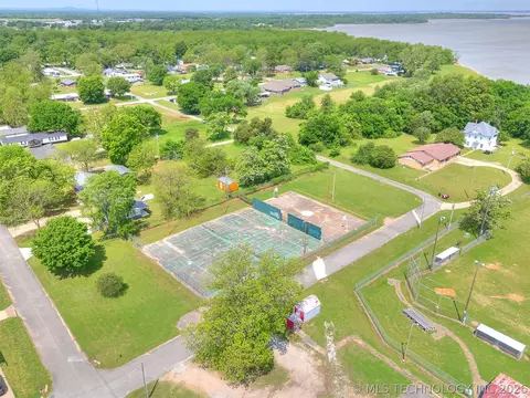 View/Area - 513 N J St, Eufaula, OK 74432 photo 8 of 10