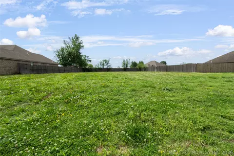 11202 E 122nd Ct N, Collinsville, OK 74021