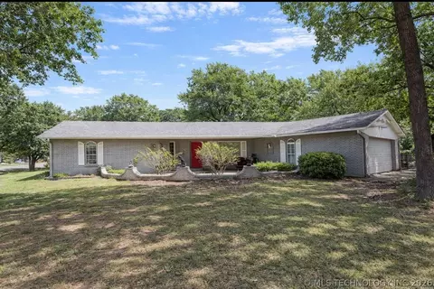 130 Acker Dr, Ada, OK 74820