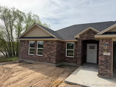 3003 Secretariat St, Durant, OK 74701