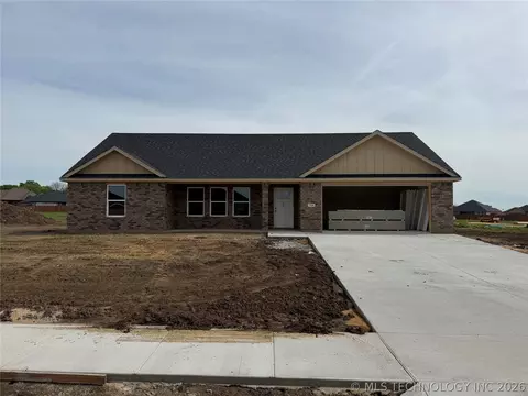 3114 Secretariat St, Durant, OK 74701