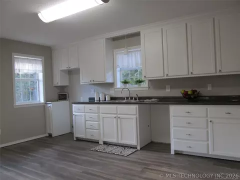 Kitchen - 1 Three Mile Rd, Durant, OK 74701 photo 1 of 2