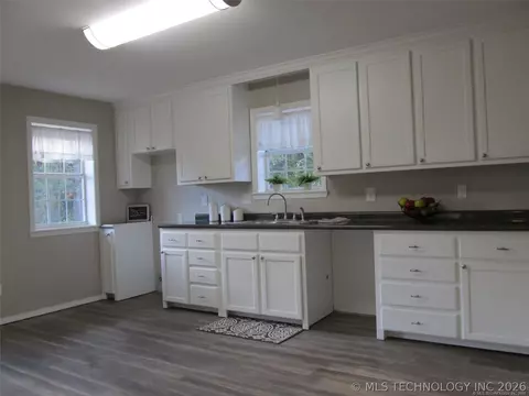 Kitchen - 1 Three Mile Rd, Durant, OK 74701 photo 1 of 2