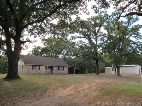 1 Three Mile Rd, Durant, OK 74701