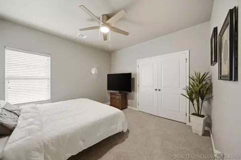 Bedroom - 5929 E 145th St S, Bixby, OK 74008 photo 2 of 9