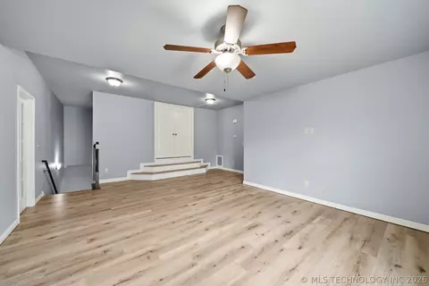 Living - 5929 E 145th St S, Bixby, OK 74008 photo 3 of 4