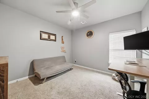 Bedroom - 5929 E 145th St S, Bixby, OK 74008 photo 4 of 9