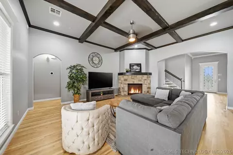 Living - 5929 E 145th St S, Bixby, OK 74008 photo 1 of 4