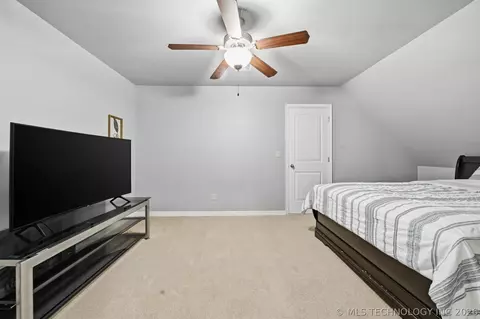 Bedroom - 5929 E 145th St S, Bixby, OK 74008 photo 5 of 9