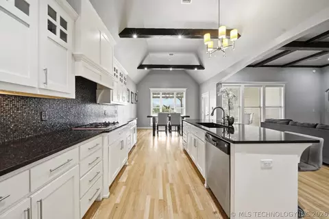 Kitchen - 5929 E 145th St S, Bixby, OK 74008 photo 1 of 5
